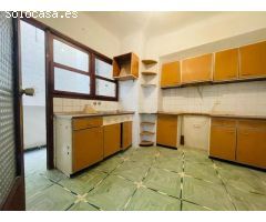 EDIFICIO DE 3 PISOS DE 3 HABITACIONES +LOCAL COMERCIAL Y 3 TRASTEROS