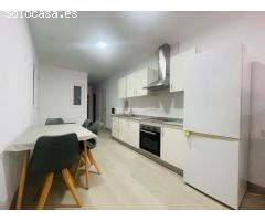 Planta baja enfrente de la universidad con 4 habitaciones