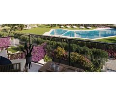 Urbanizacion de diseño con dos grandes piscinas y zonas comunes