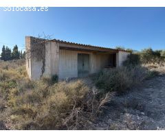 Parcela rústica con una superficie de 36.327 m² situada en Agost