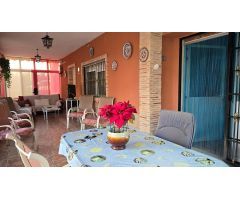 CHALET CON PISCINA A UN PASO DE  ELCHE