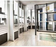 Local comercial en Venta en Vilafranca del Penedès, Barcelona