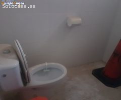 SE VENDE LOCAL COMERCIAL EN LOS GARRES