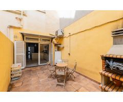 Local de 82m2 en zona Foners con patio de 17m2.