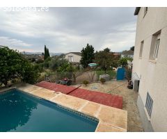 CASA CON PISCINA con OPCIÓN DOS FAMILIAS a 10 min. de la AP-7.