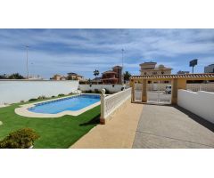 Chalet en Venta en Orihuela, Alicante