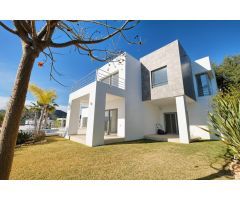 ESPECTACULAR VILLA DE NUEVA CONSTRUCCIÓN. ¡LISTA PARA ESTRENAR!
