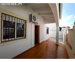 CHALET PAREADO EN RESID. MIRADOR DE LOS BALCONES -TORREVIEJA.