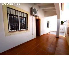 CHALET PAREADO EN RESID. MIRADOR DE LOS BALCONES -TORREVIEJA.