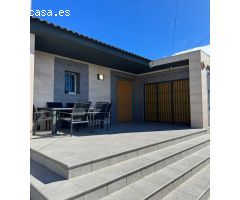 CHALET PAREADO EN URB. LOS BALCONES