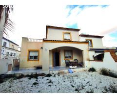 CHALET EN URB. MIRADOR DE LOS BALCONES DE TORREVIEJA.