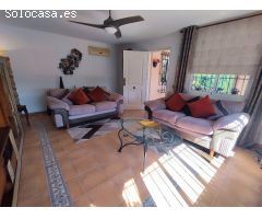 CHALET PAREADO EN URB. LOS BALCONES