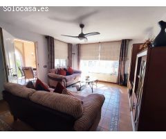 CHALET PAREADO EN URB. LOS BALCONES