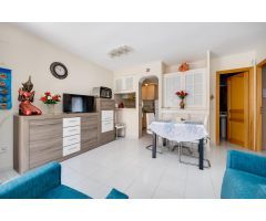 CHALET PAREADO EN URB. AQUAPARK - TORREVIEJA