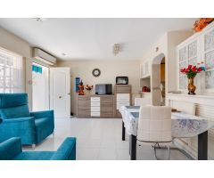 CHALET PAREADO EN URB. AQUAPARK - TORREVIEJA