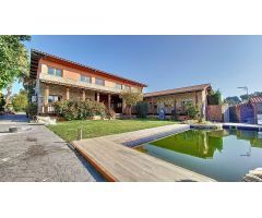 Villa de Lujo en Venta en La Platja de Calafell, Tarragona