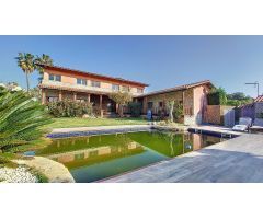 Villa de Lujo en Venta en La Platja de Calafell, Tarragona