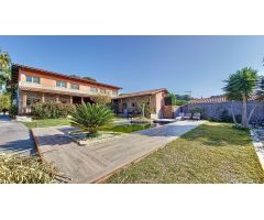 Villa de Lujo en Venta en La Platja de Calafell, Tarragona
