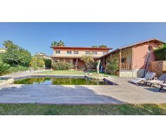 Villa de Lujo en Venta en La Platja de Calafell, Tarragona