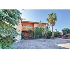 Villa de Lujo en Venta en La Platja de Calafell, Tarragona