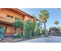 Villa de Lujo en Venta en La Platja de Calafell, Tarragona