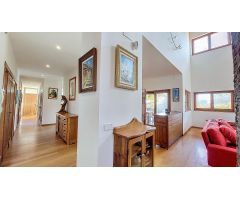 Villa de Lujo en Venta en La Platja de Calafell, Tarragona