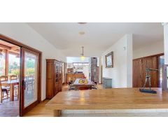 Villa de Lujo en Venta en La Platja de Calafell, Tarragona
