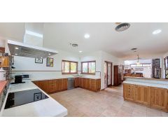 Villa de Lujo en Venta en La Platja de Calafell, Tarragona