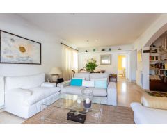 Chalet bien cuidado con jardín y piscina en zona Son Dureta