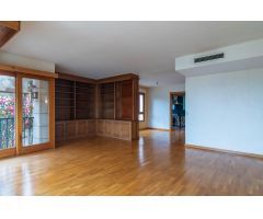 Exclusiva vivienda con vistas al puerto y la Catedral en la Bonanova