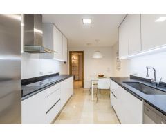 ÁTICO DE 4 HABITACIONES, TERRAZA EN PLANTA, 2 PARKINGS Y 3 TRASTEROS EN SON DAMETO.