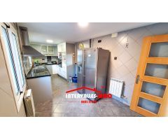 Chalet en Venta en Palau-Solitá i Plegamans, Barcelona