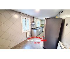 Chalet en Venta en Palau-Solitá i Plegamans, Barcelona