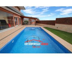 Chalet en Venta en Palau-Solitá i Plegamans, Barcelona