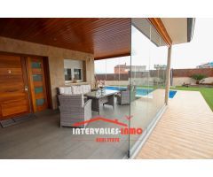 Chalet en Venta en Palau-Solitá i Plegamans, Barcelona