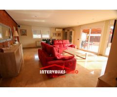 Chalet en Venta en Palau-Solitá i Plegamans, Barcelona