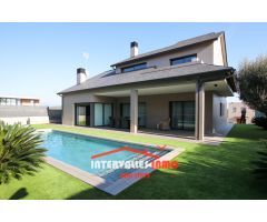 Chalet en Venta en Palau-Solitá i Plegamans, Barcelona