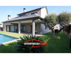 Chalet en Venta en Palau-Solitá i Plegamans, Barcelona