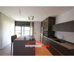 Chalet en Venta en Palau-Solitá i Plegamans, Barcelona