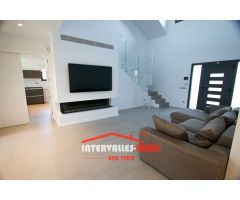 Chalet en Venta en Palau-Solitá i Plegamans, Barcelona