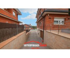 Chalet en Venta en Palau-Solitá i Plegamans, Barcelona