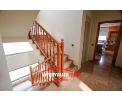 Chalet en Venta en Palau-Solitá i Plegamans, Barcelona