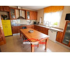 Chalet en Venta en Palau-Solitá i Plegamans, Barcelona