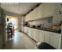 se vende piso en la prestigiosa urbanizacion las camelias¡¡