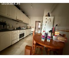 se vende piso en la prestigiosa urbanizacion las camelias¡¡