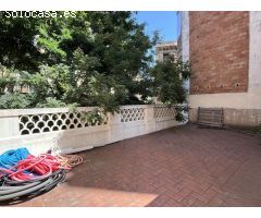 CASA JUNTO MERCAT DE SANT ANTONI