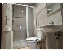 Piso de cuatro dormitorios en Gràcia / Camp den Grassot ( Barcelona )