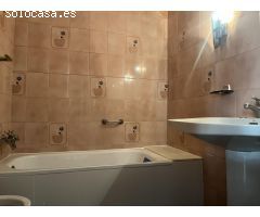 Piso de cuatro dormitorios en Gràcia / Camp den Grassot ( Barcelona )