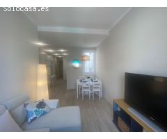 EXCELENTE PISO TODO REFORMADO AL LADO DE SAGRADA FAMILIA