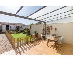 Chalet adosado con jardín y cochera en Algaida
